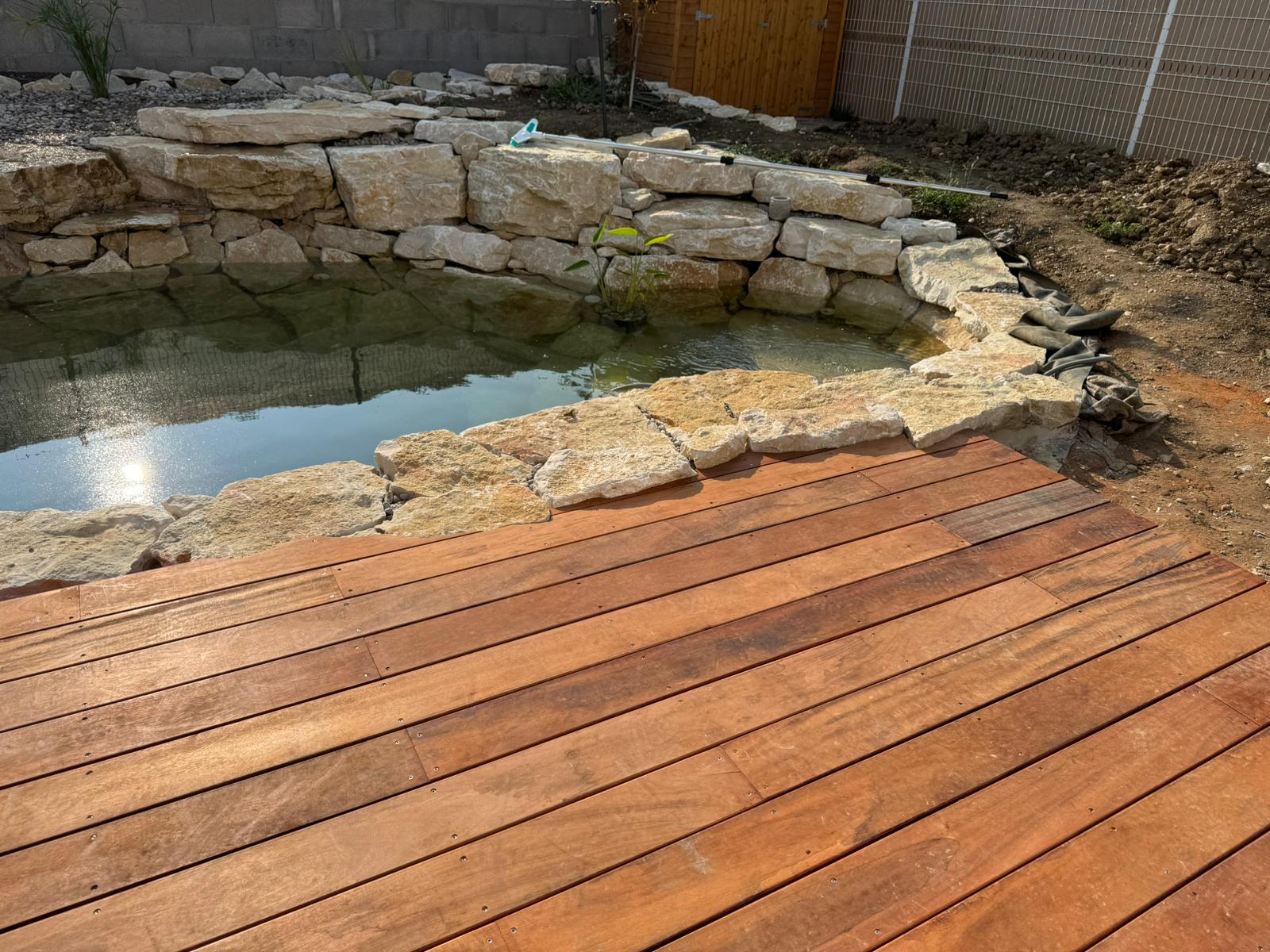 Terrasse en bois exotique à Coublevie