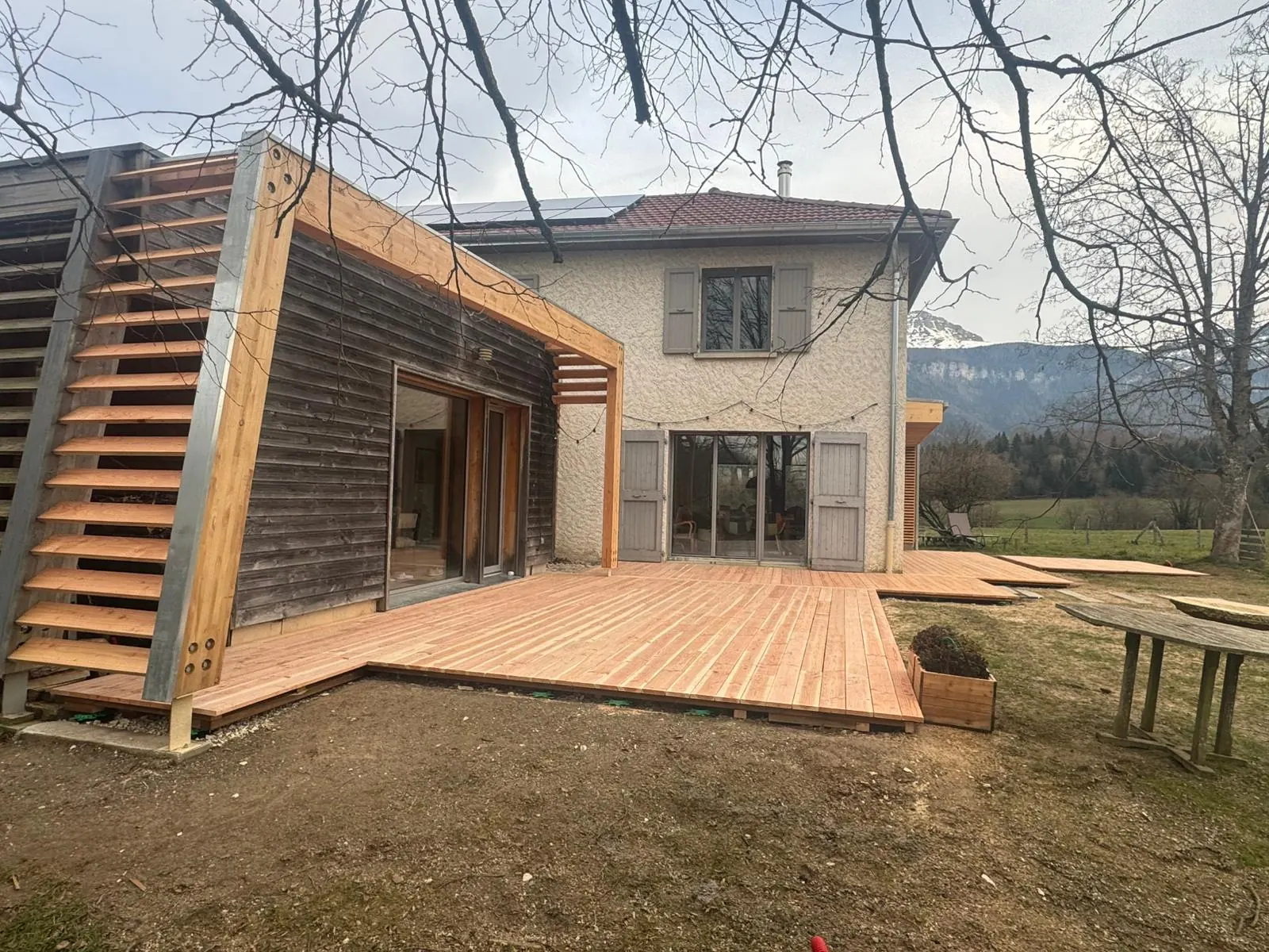 Terrasse en douglas à La Sure-en-Chartreuse